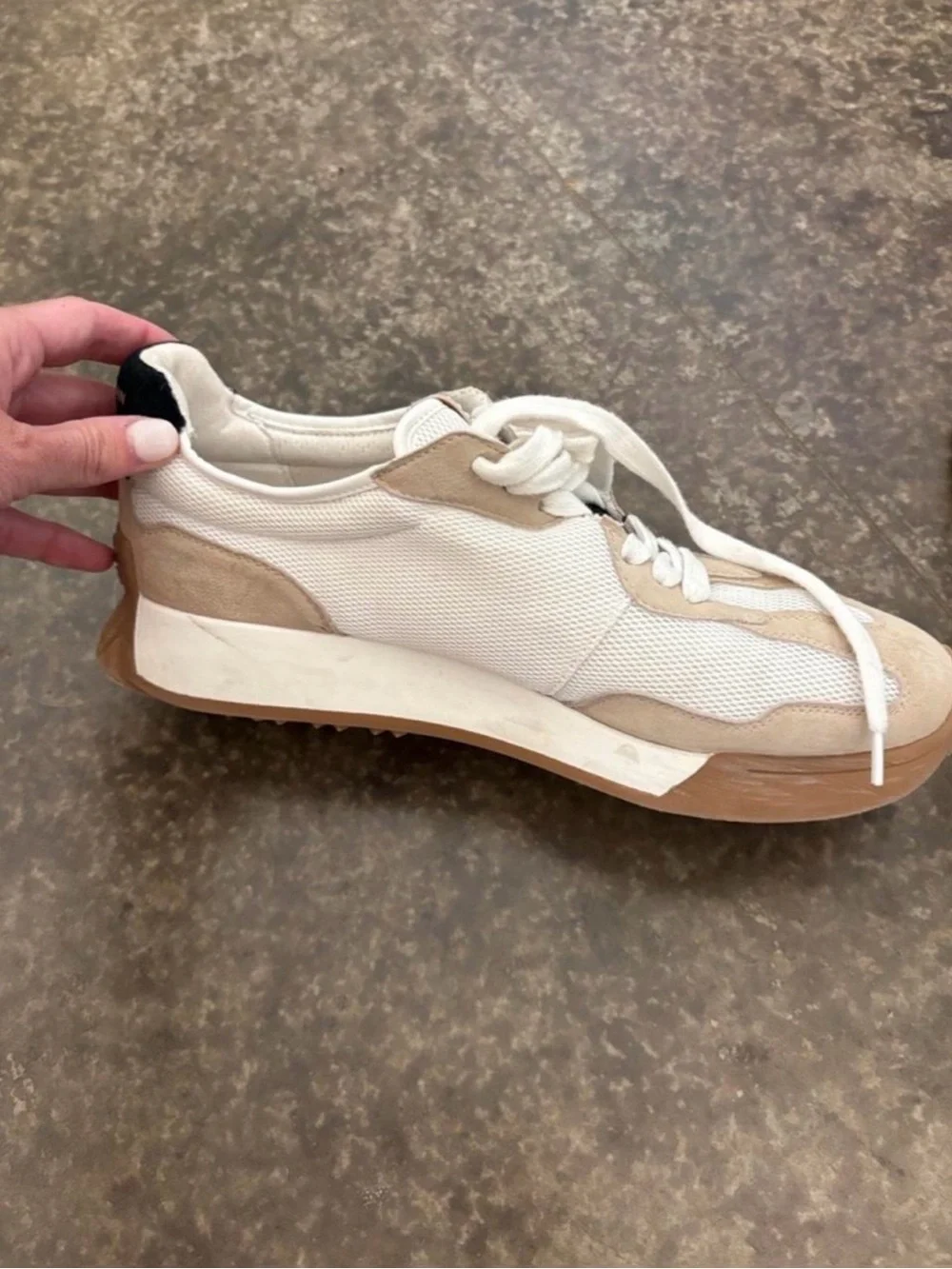 Like New ~ Sam Edelman Cream Logo Sneakers ~ Size 10